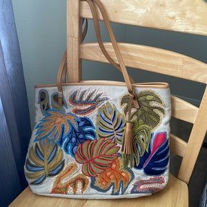 Large purse Chico’s beautiful embroidered shoulder straps